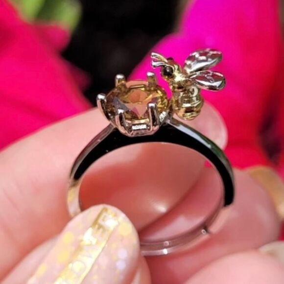 New Cite Delicate Bee Holding Zircon Silver Open Ring - Picture 8 of 10